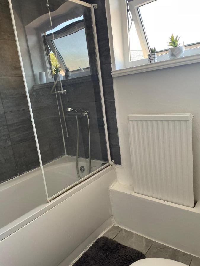 Single And Doubles Rooms Close To Central Londres Exterior foto